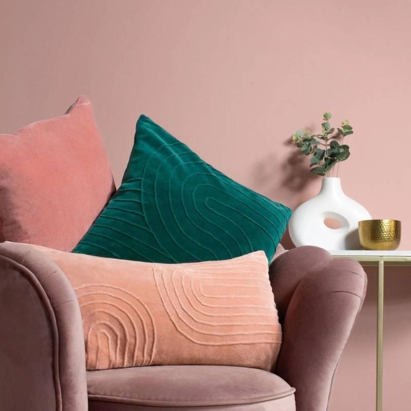 Create a Cosy Space with These Soft and Comfy Cushions - Ideal