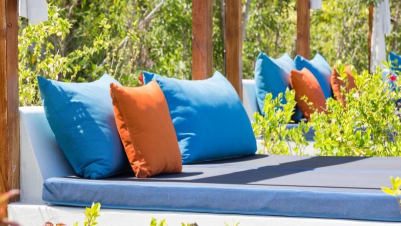 Outdoor Cushion Carnival: Amp Up Your Patio & Garden - Ideal