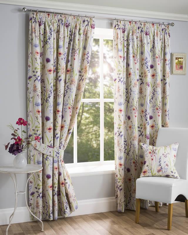 Pencil Pleat Perfection: Tips for Choosing the Ideal Curtains - Ideal