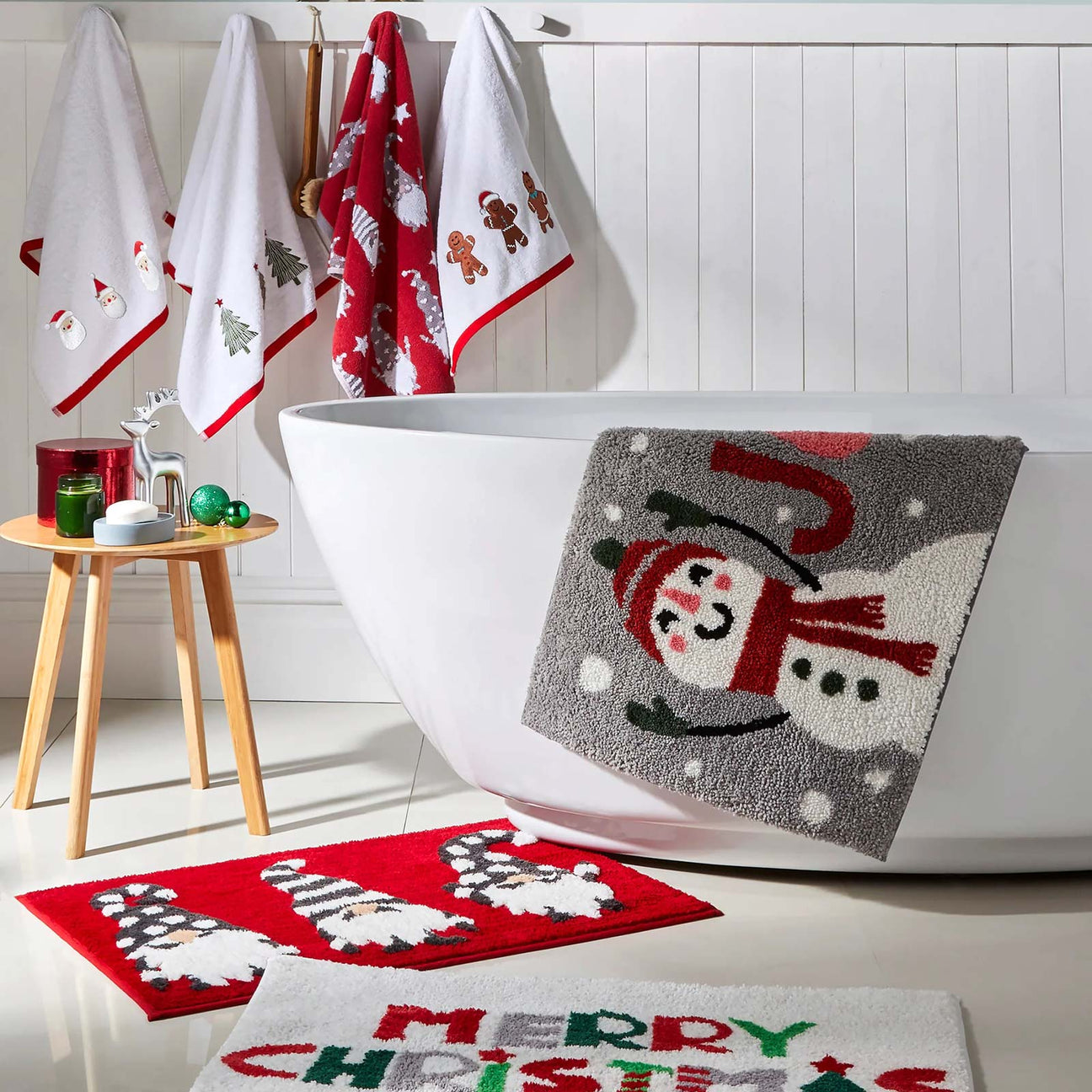 Christmas Bathroom Towels & Accessories