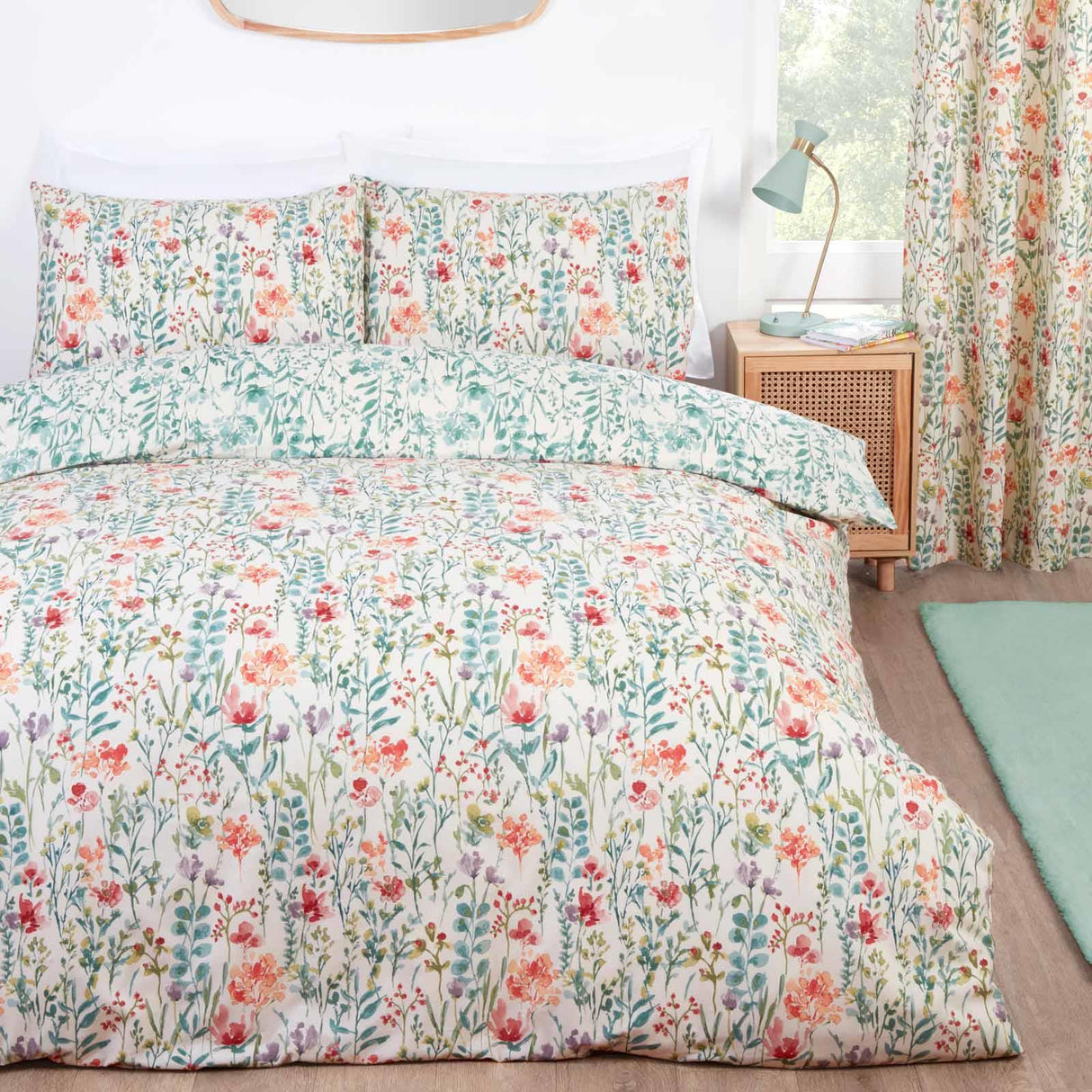 Amaryllis Floral Duvet Cover Set