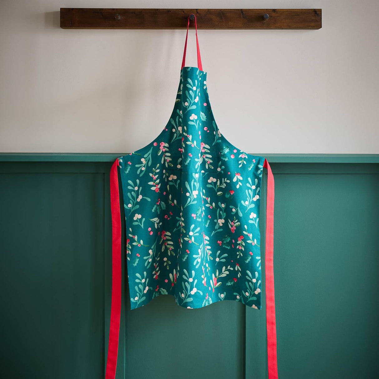 Christmas Holly & Mistletoe Apron