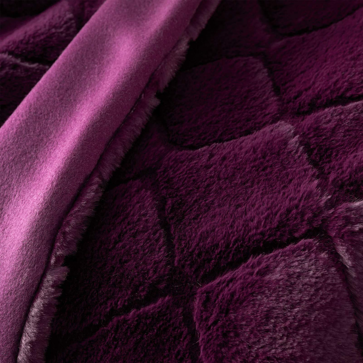 Cosy Diamond Faux Fur Throw Plum