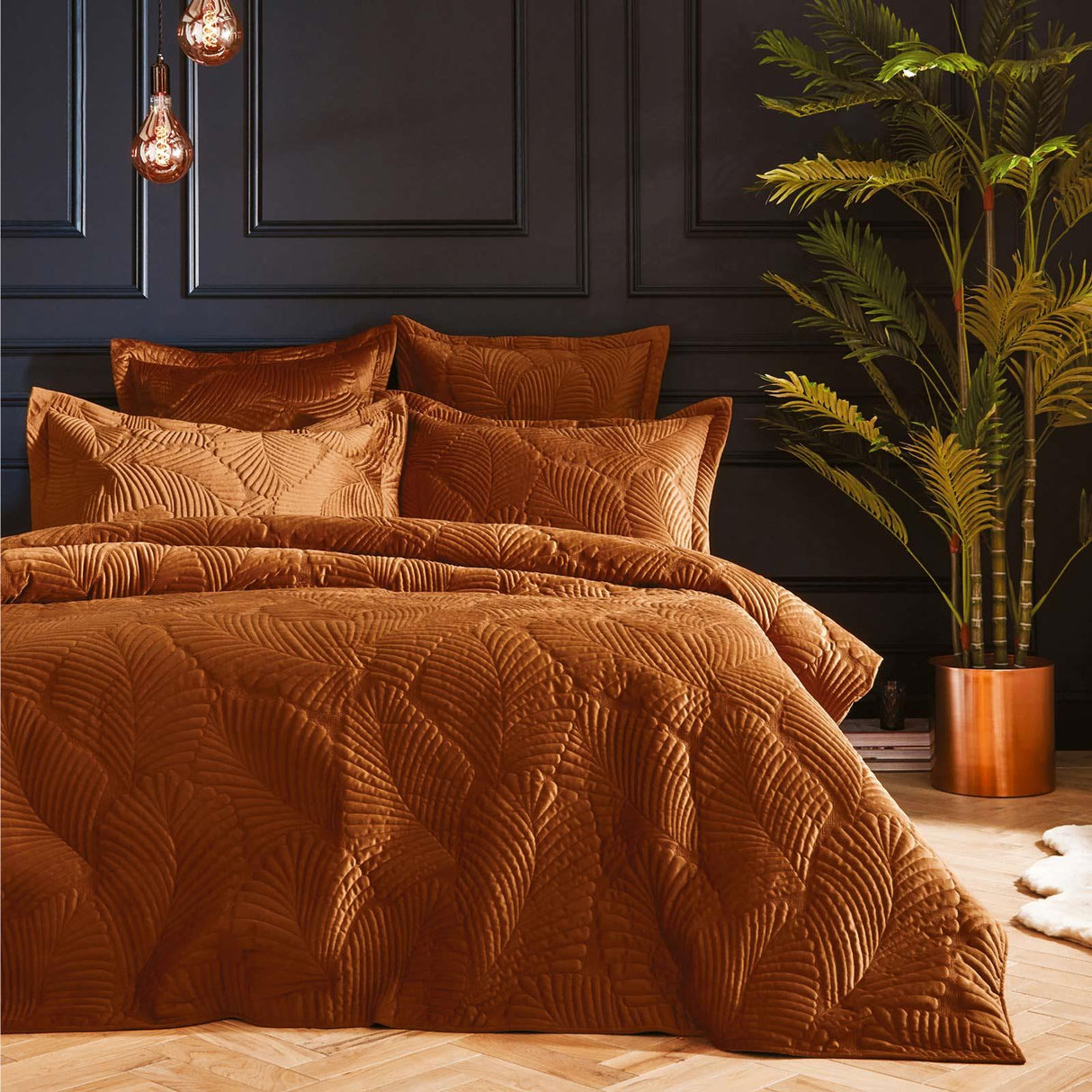 Palmeria Quilted Velvet Rust Duvet Cover Set