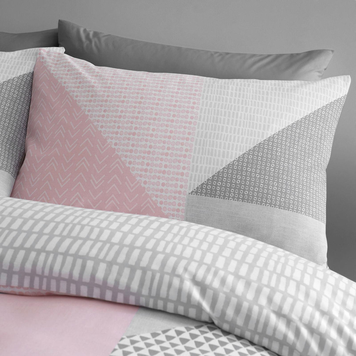 Larsson Geo Duvet Cover Set Pink