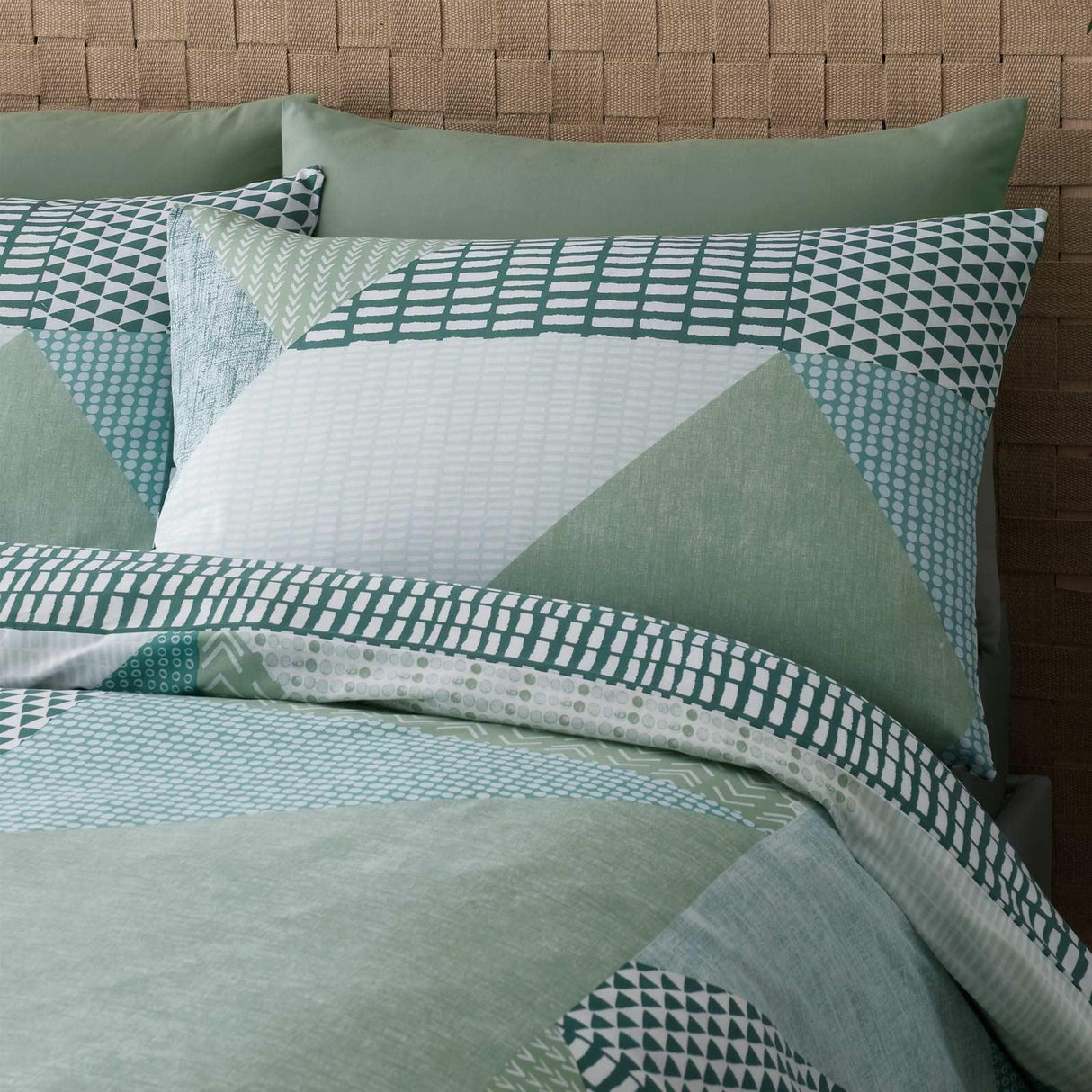 Larsson Geo Duvet Cover Set Green