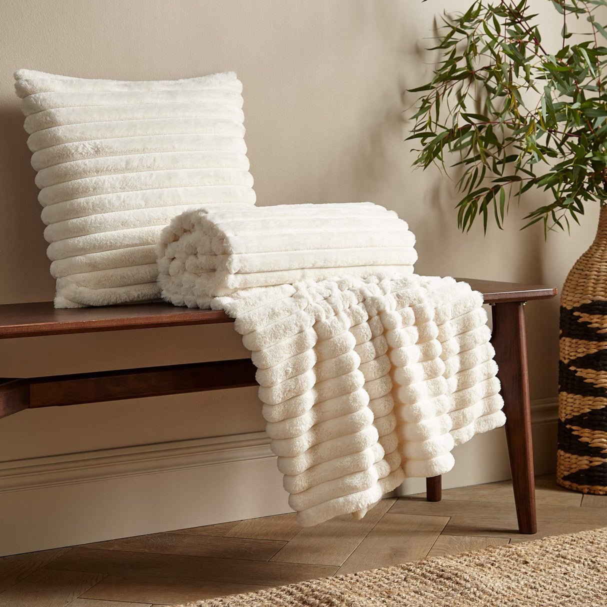 Cosy Ribbed Faux Fur Throw Cream