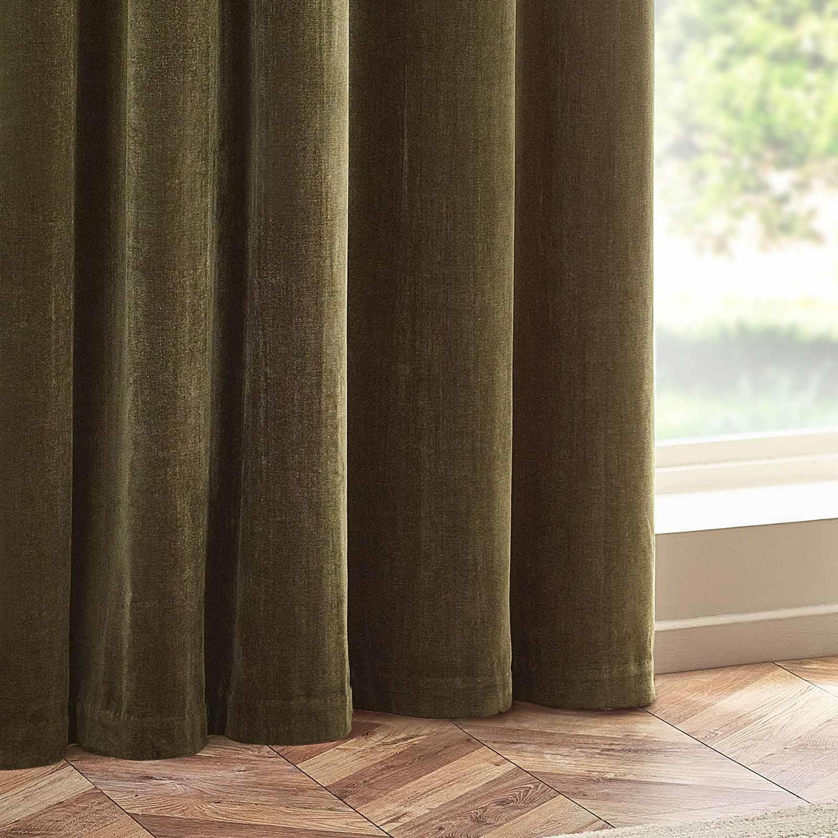 Heavy Chenille Room Darkening Eyelet Curtains