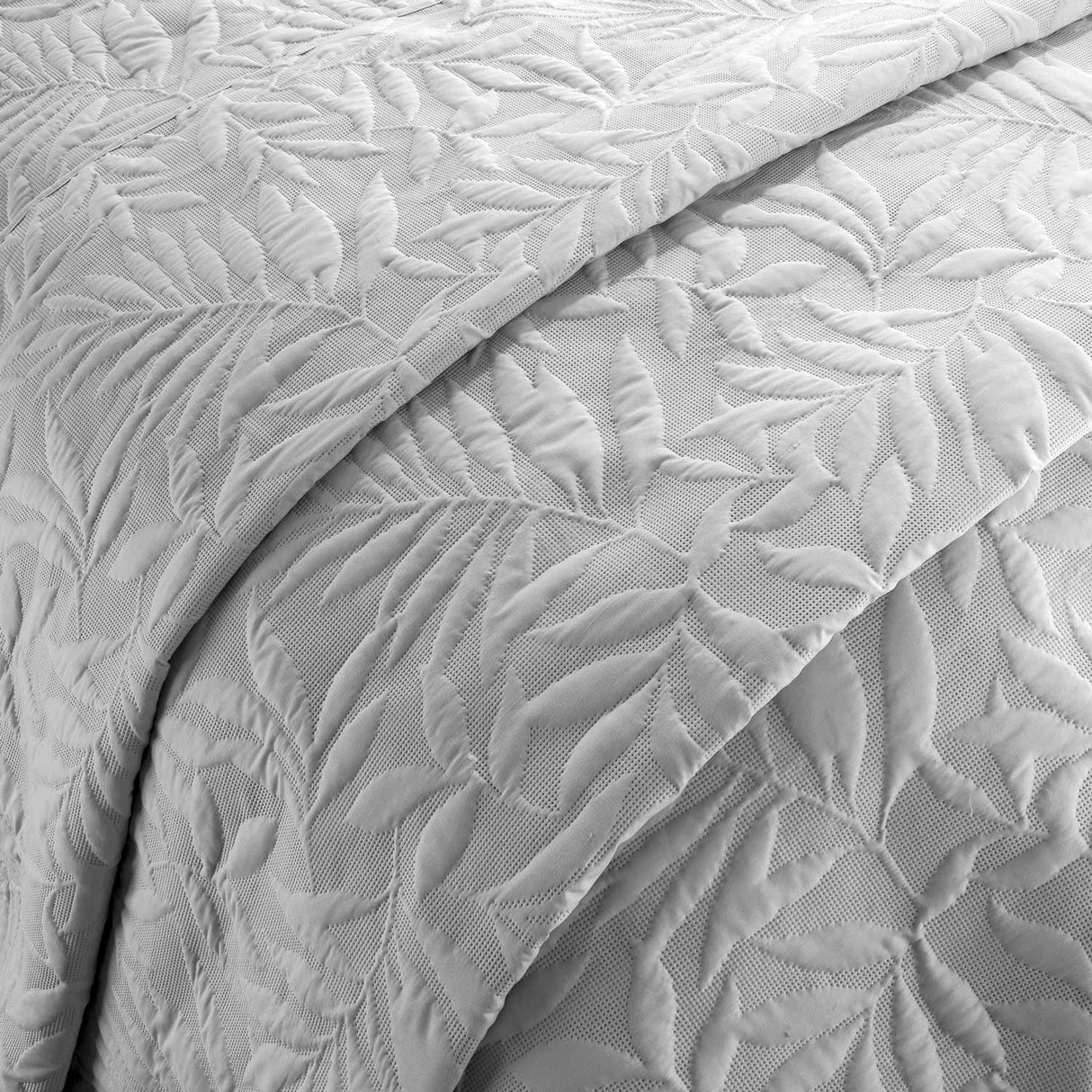 Luana Bedspread Silver