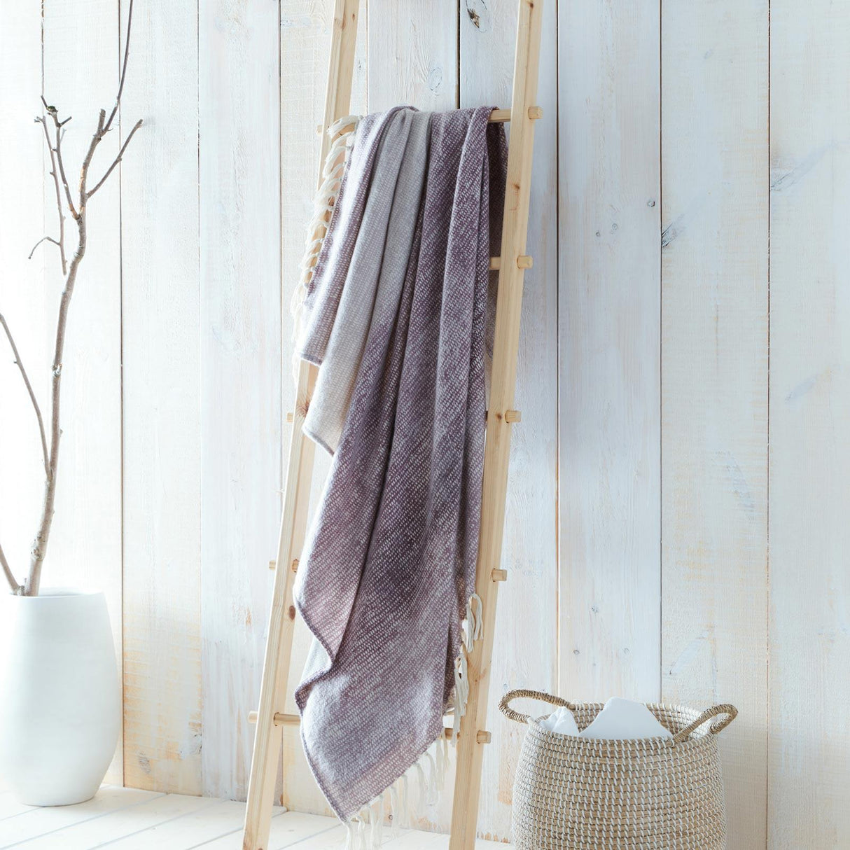 Bretton Eco Throw Mauve