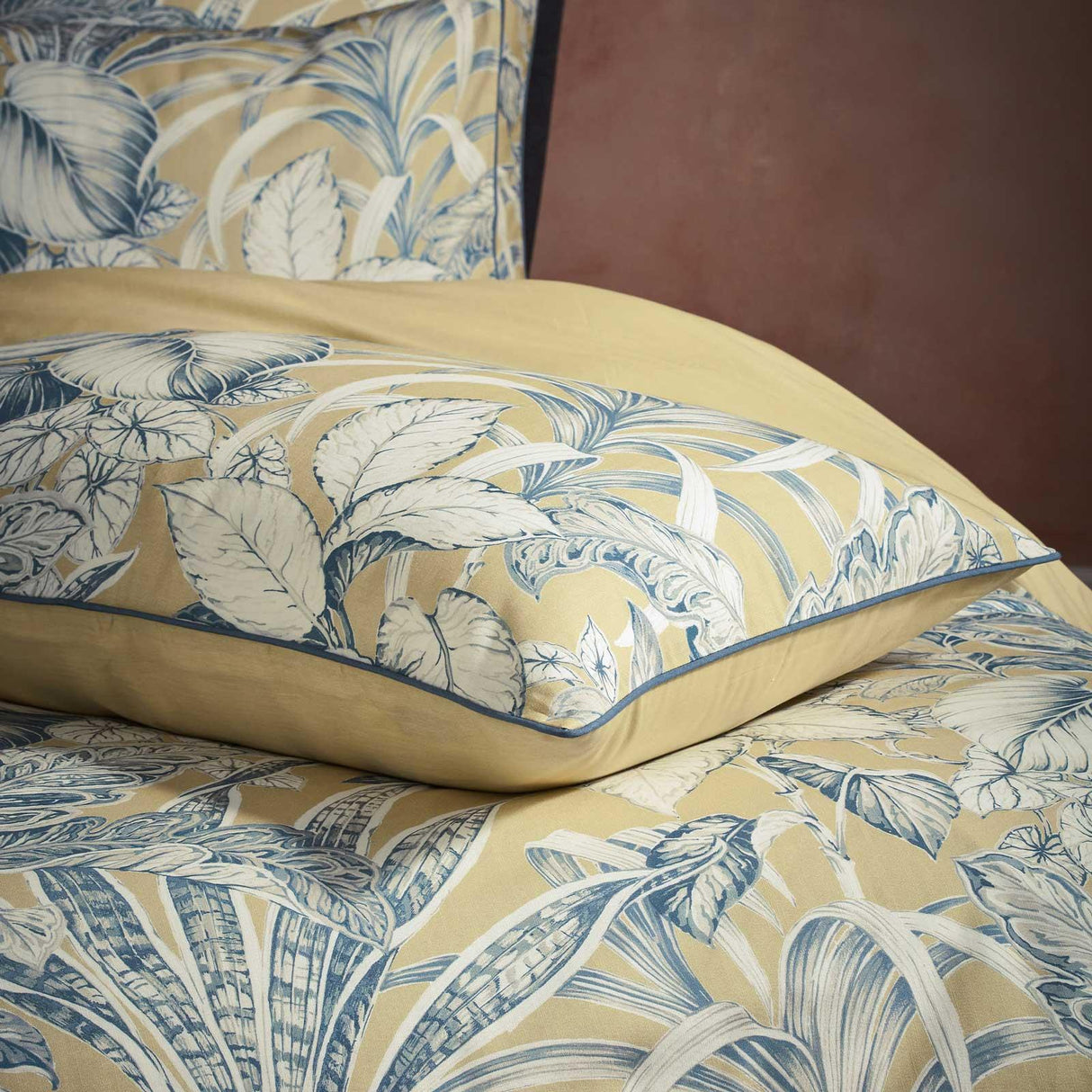 Tivoli Tropical Slub Cotton Gilt Pillowcase Pair