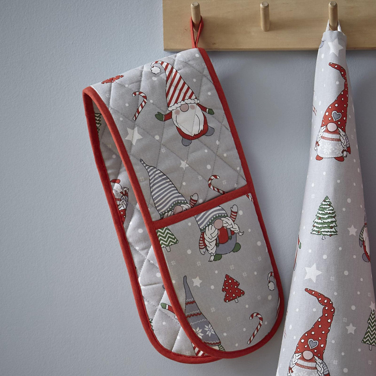 Christmas Gnomes Double Oven Glove