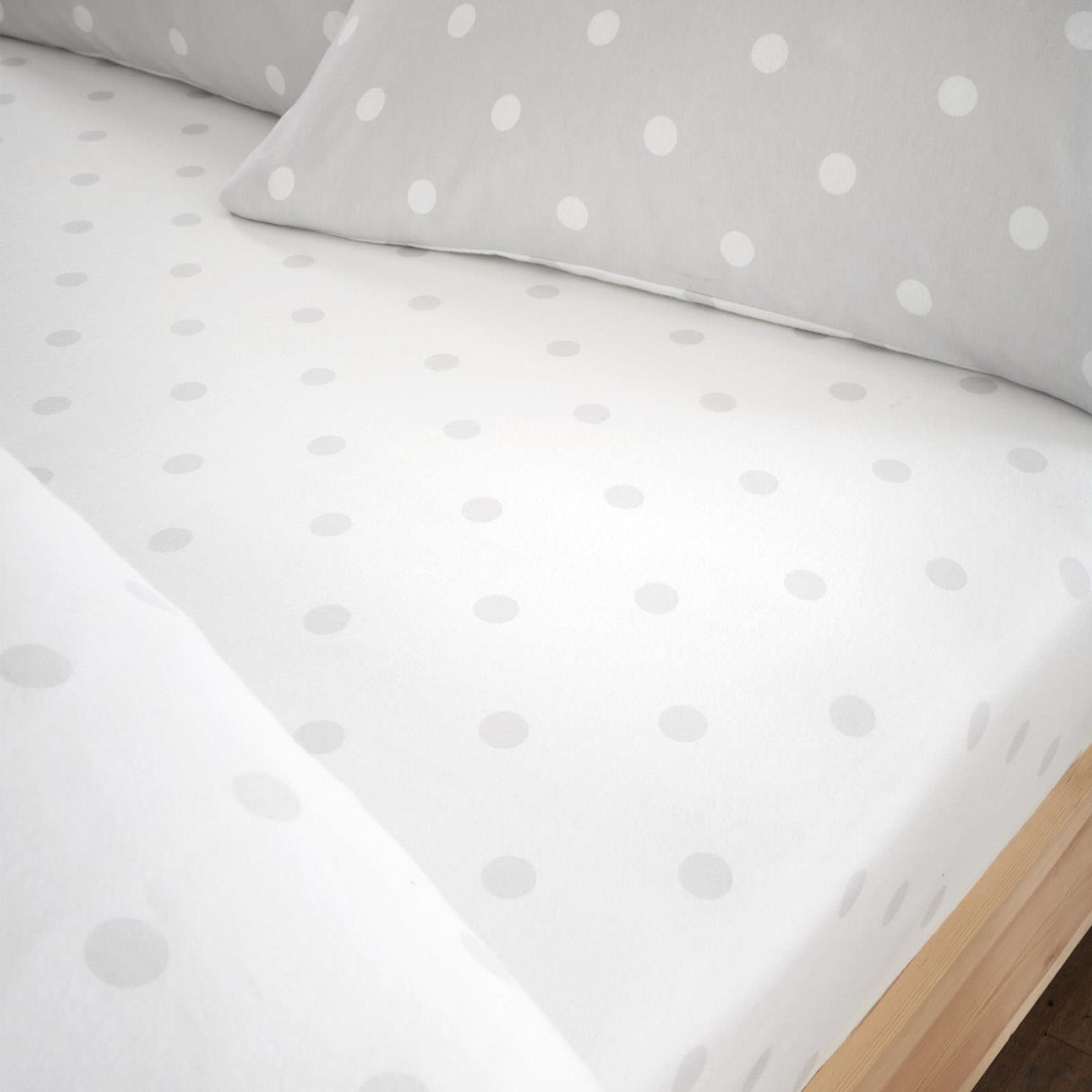 Brushed Polka Dot Fitted Sheet Grey