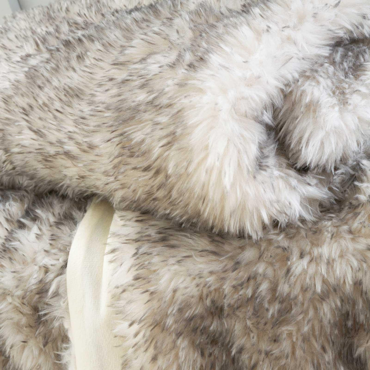 Arctic Fox Faux Fur Throw