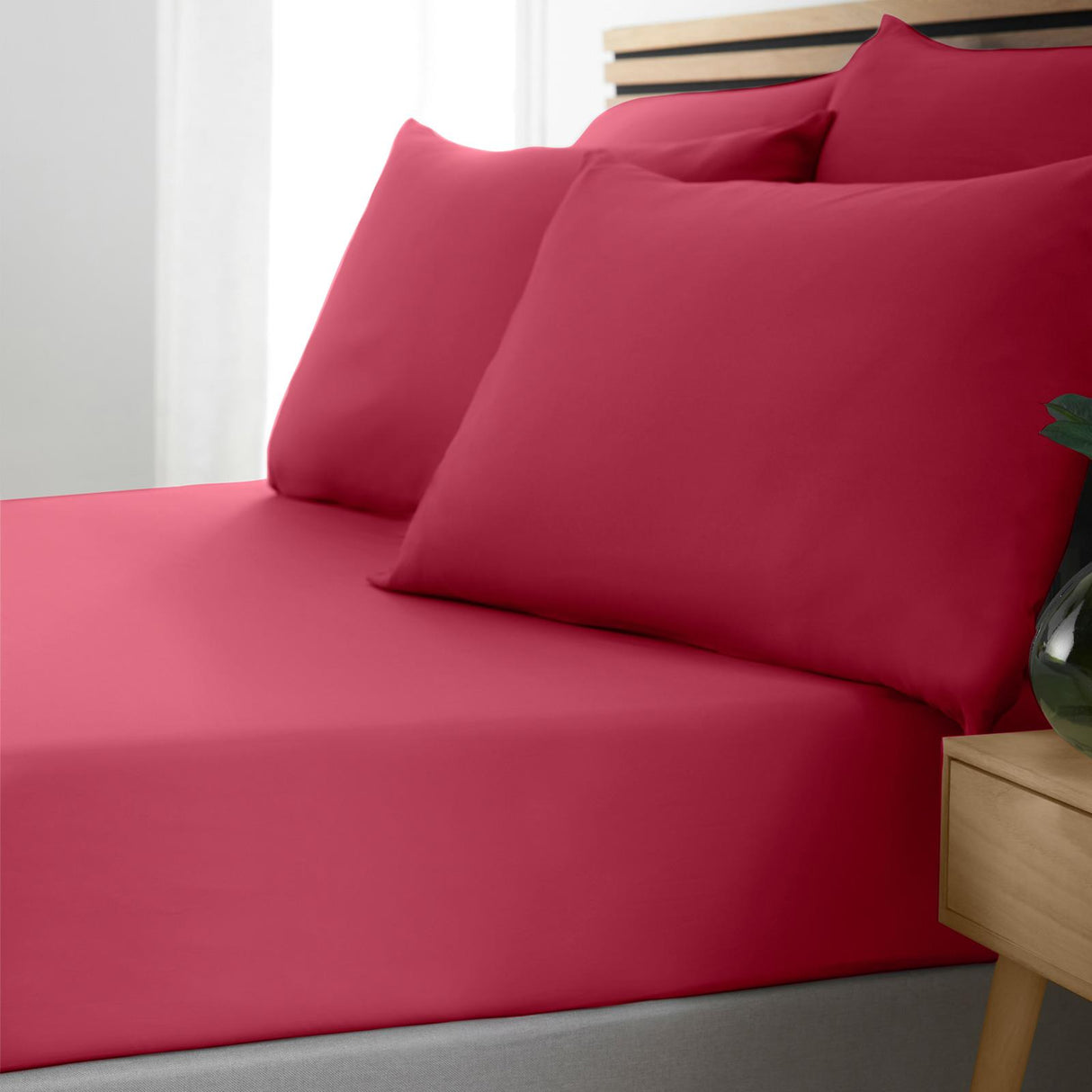 So Soft Easy Iron Fitted Sheet Hot Pink