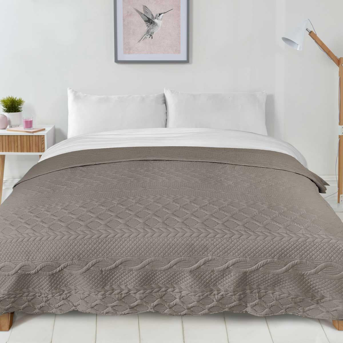 Aran Textured Bedspread Set