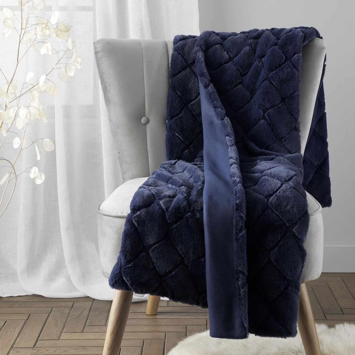 Cosy Diamond Faux Fur Throw Navy