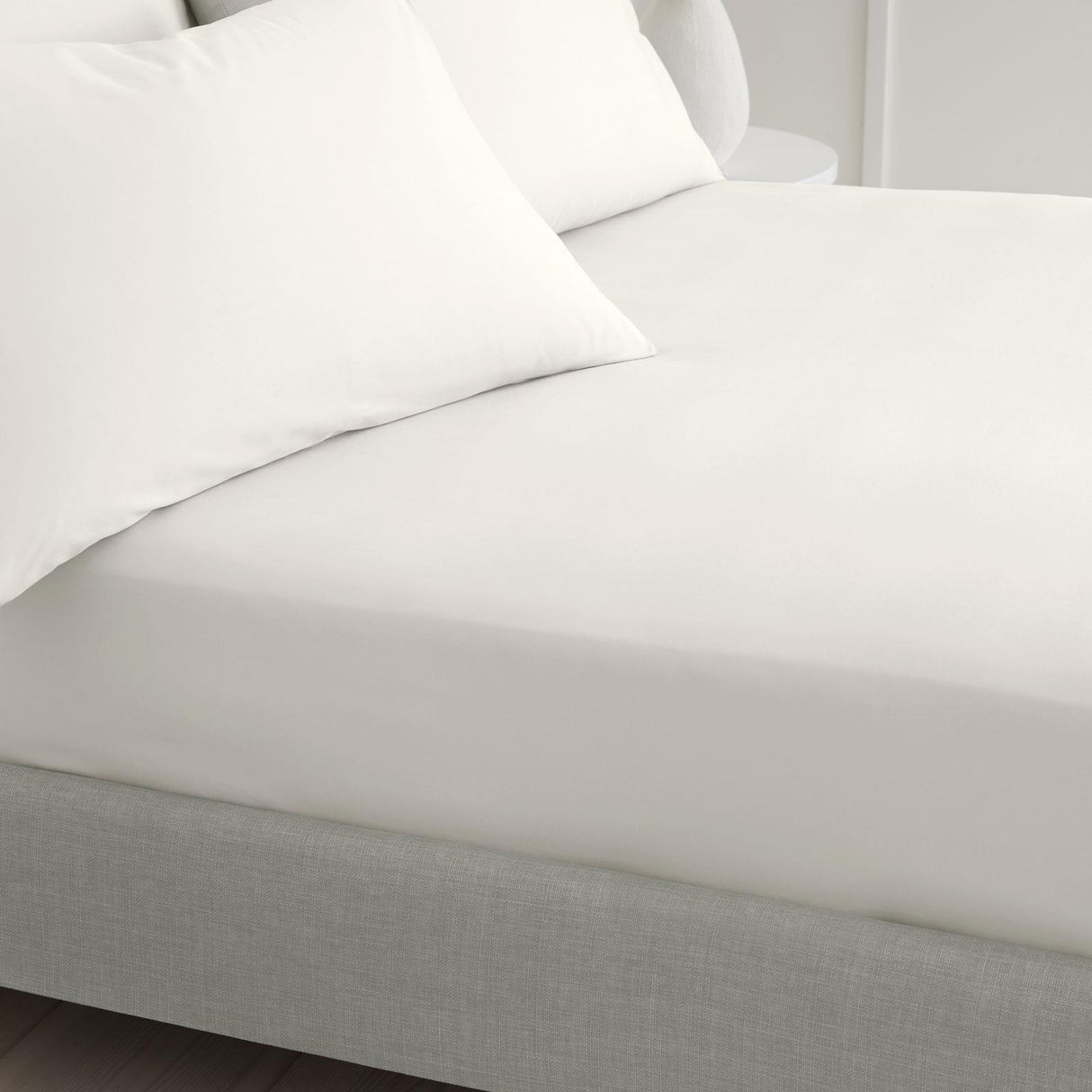 200TC Cotton Percale Fitted Sheet Cream