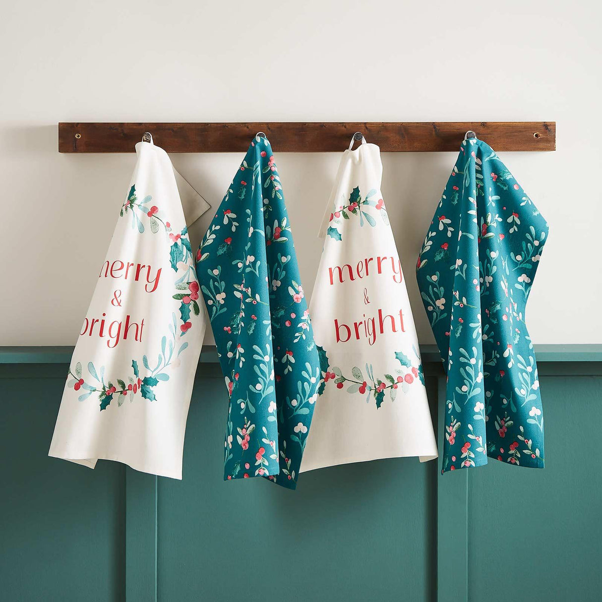 Christmas Holly & Mistletoe Tea Towel 4 Pack