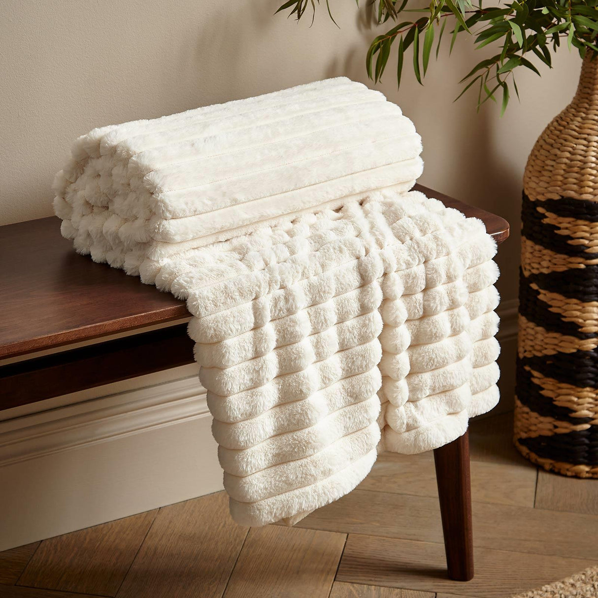 Cosy Ribbed Faux Fur Throw Cream