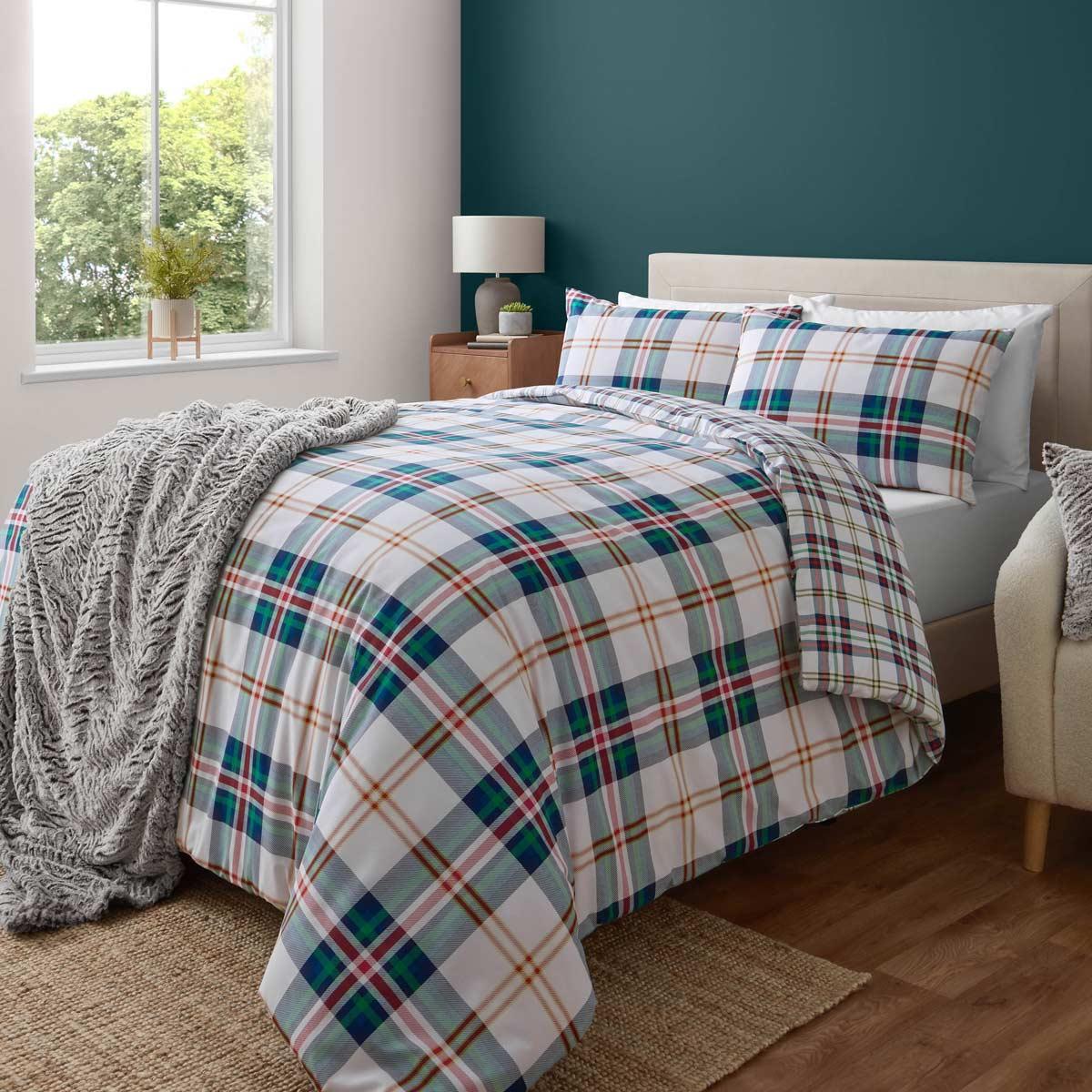 Serenta offers Grey Buffalo Plaid Duvet Set King