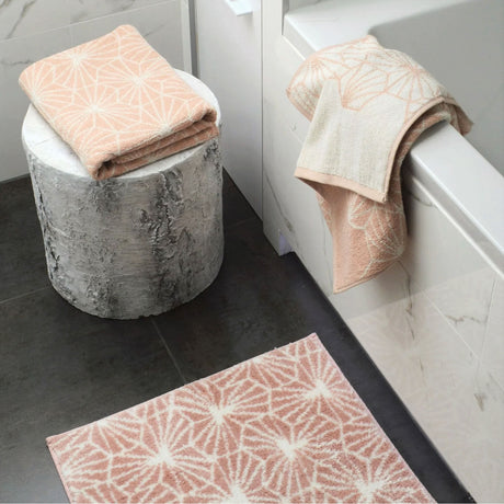 Madrid Geometric Bath Mat Blush