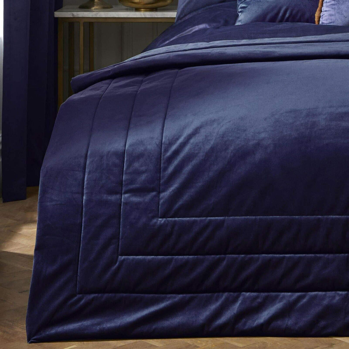 Chic Velvet Bedspread Navy