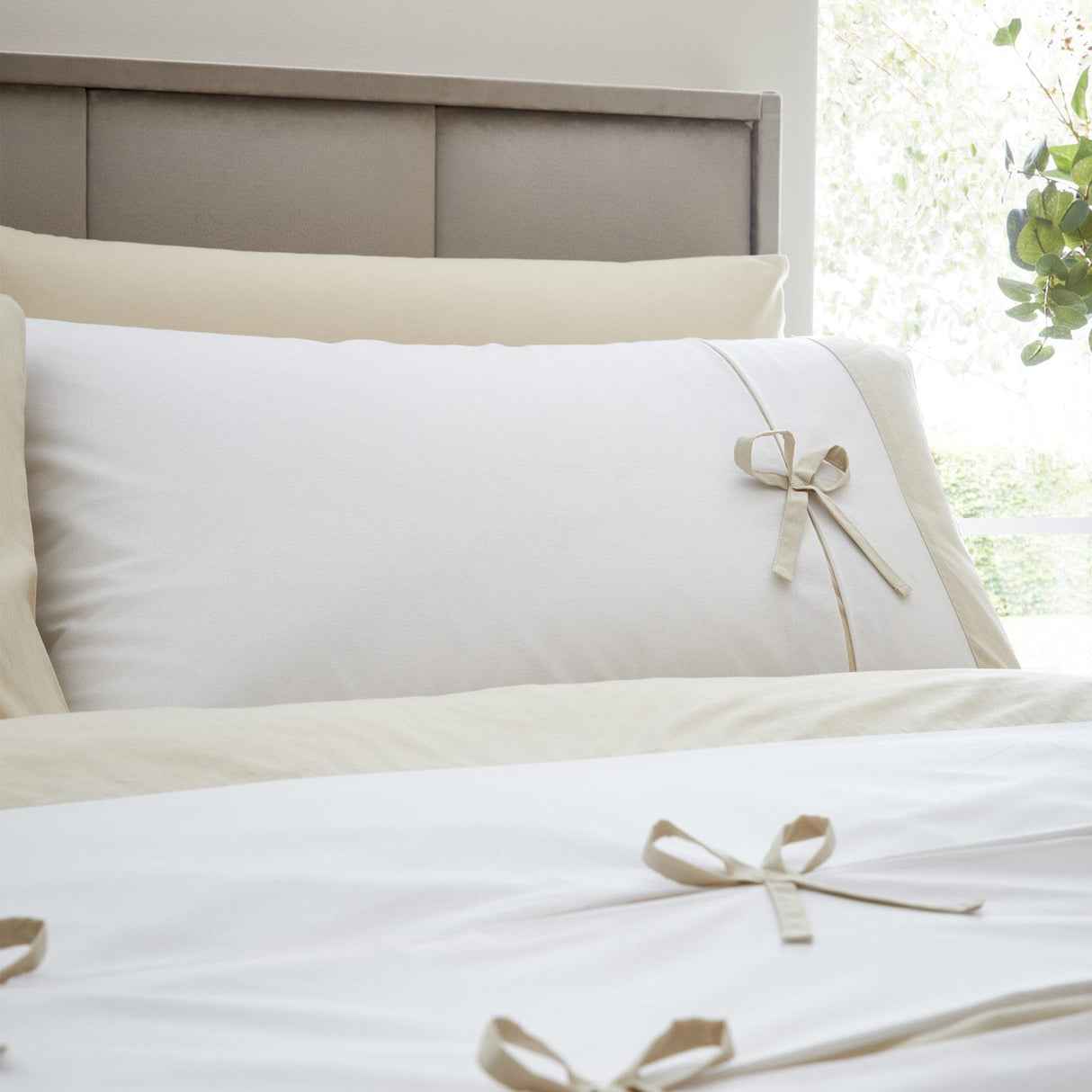 Milo Bow Natural Duvet Cover Set