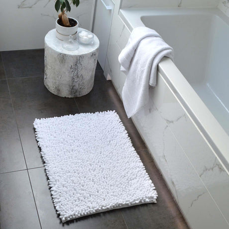 Jumbo Chenille Bobble Bath Mat White