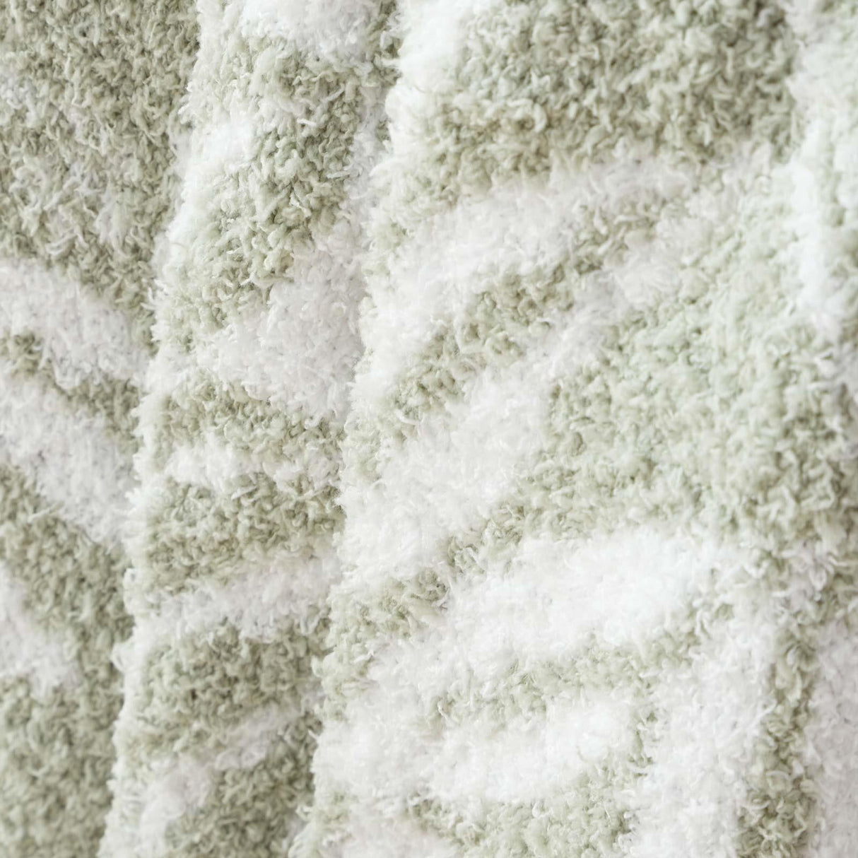 So Soft Sorrel Throw Green