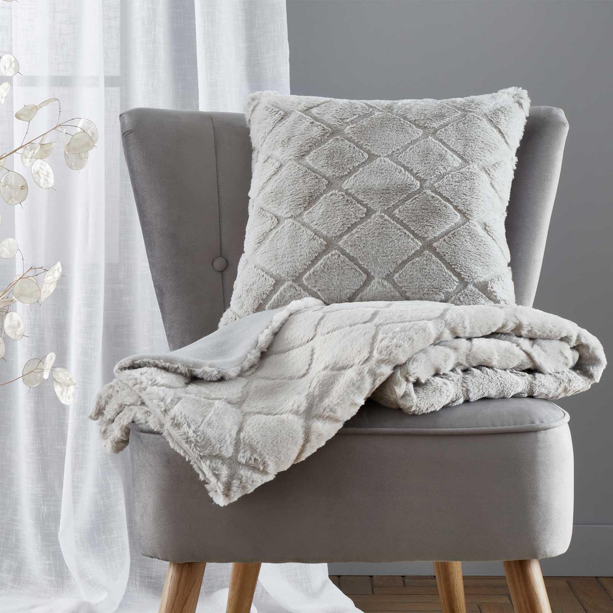 Cosy Diamond Throw Silver