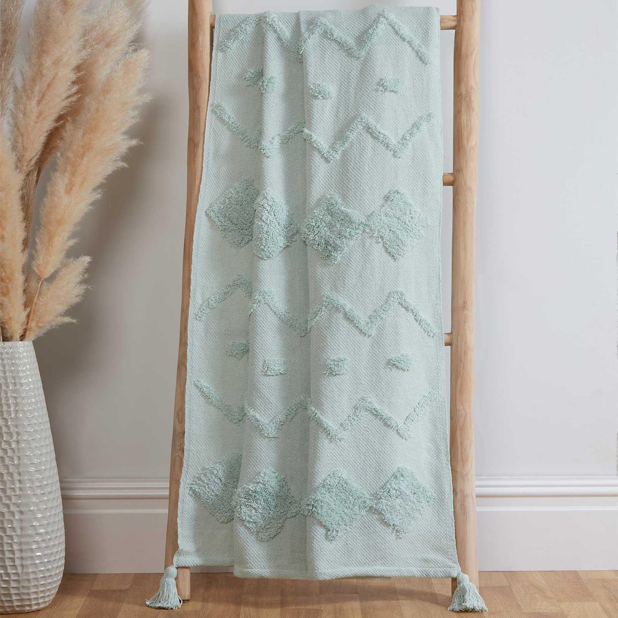 Juniper Tufted Throw Aqua