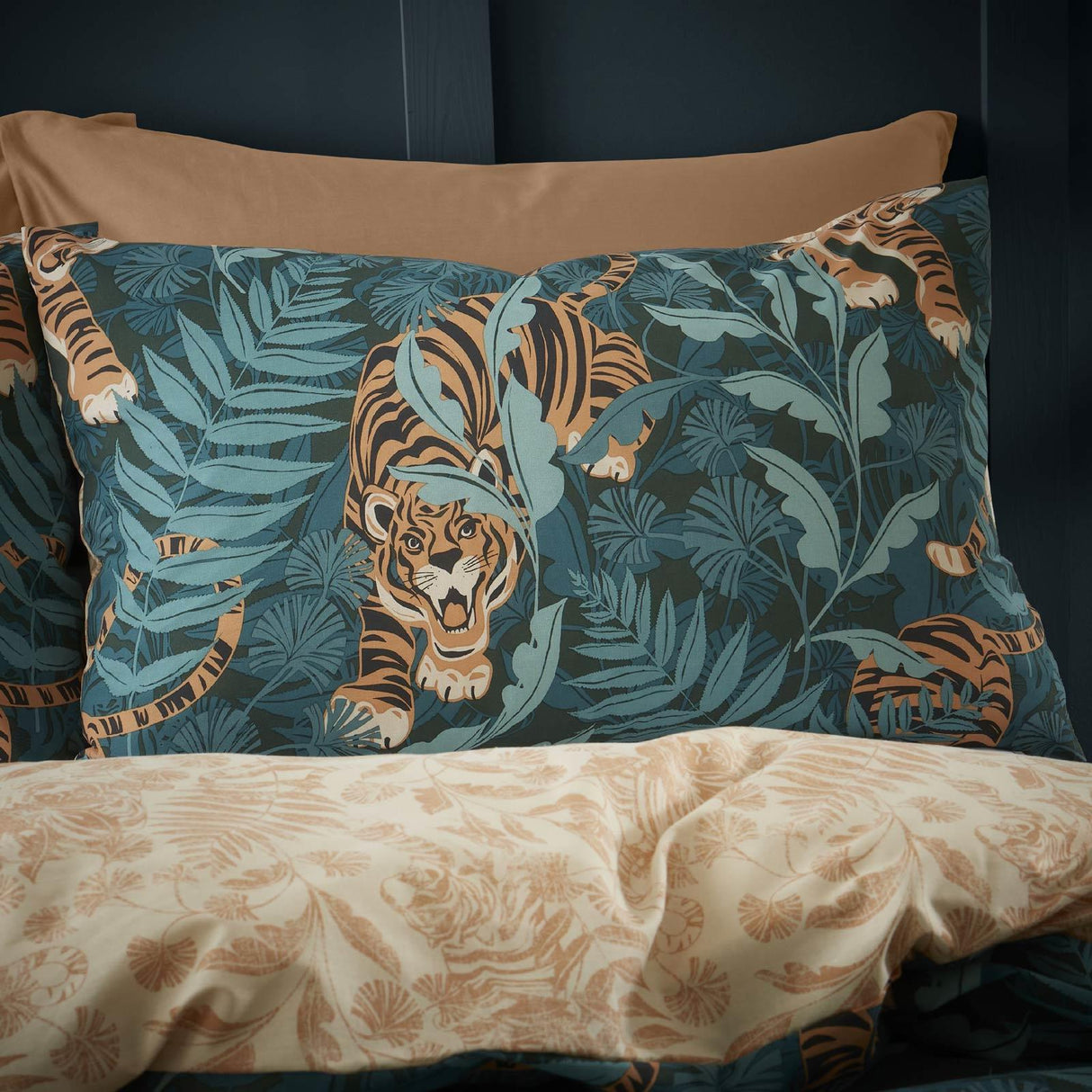 Tropic Tiger Leaf Duvet Cover Set