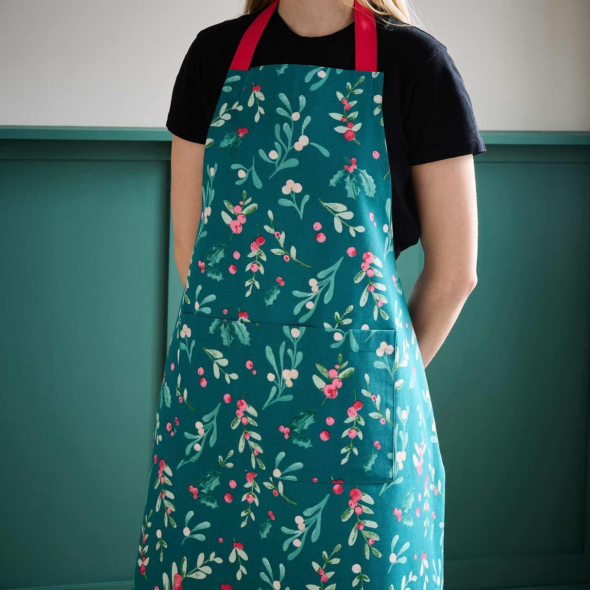 Christmas Holly & Mistletoe Apron