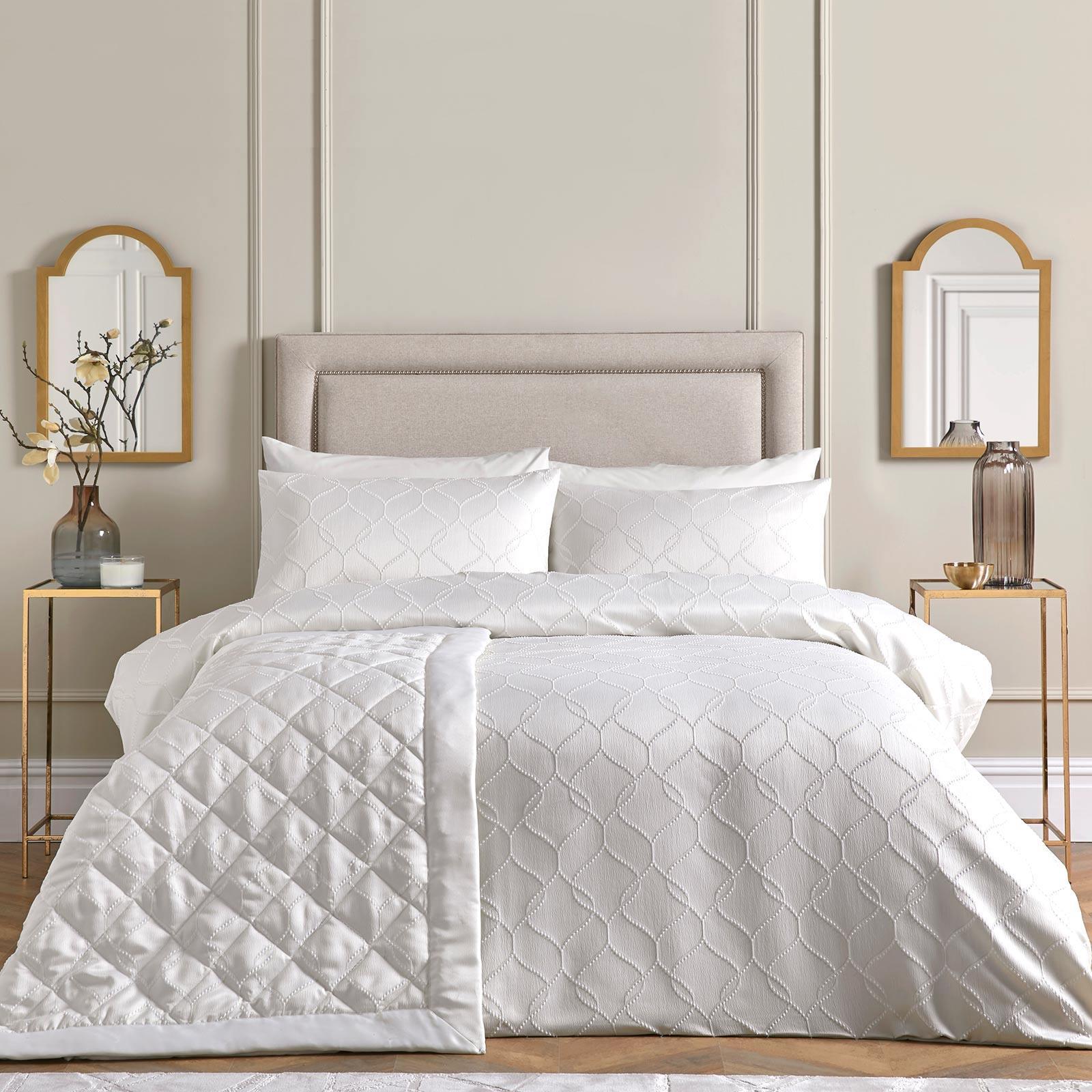 Soiree Montez Jacquard Duvet Cover Set - Neutral Ogee Pattern, Double ...