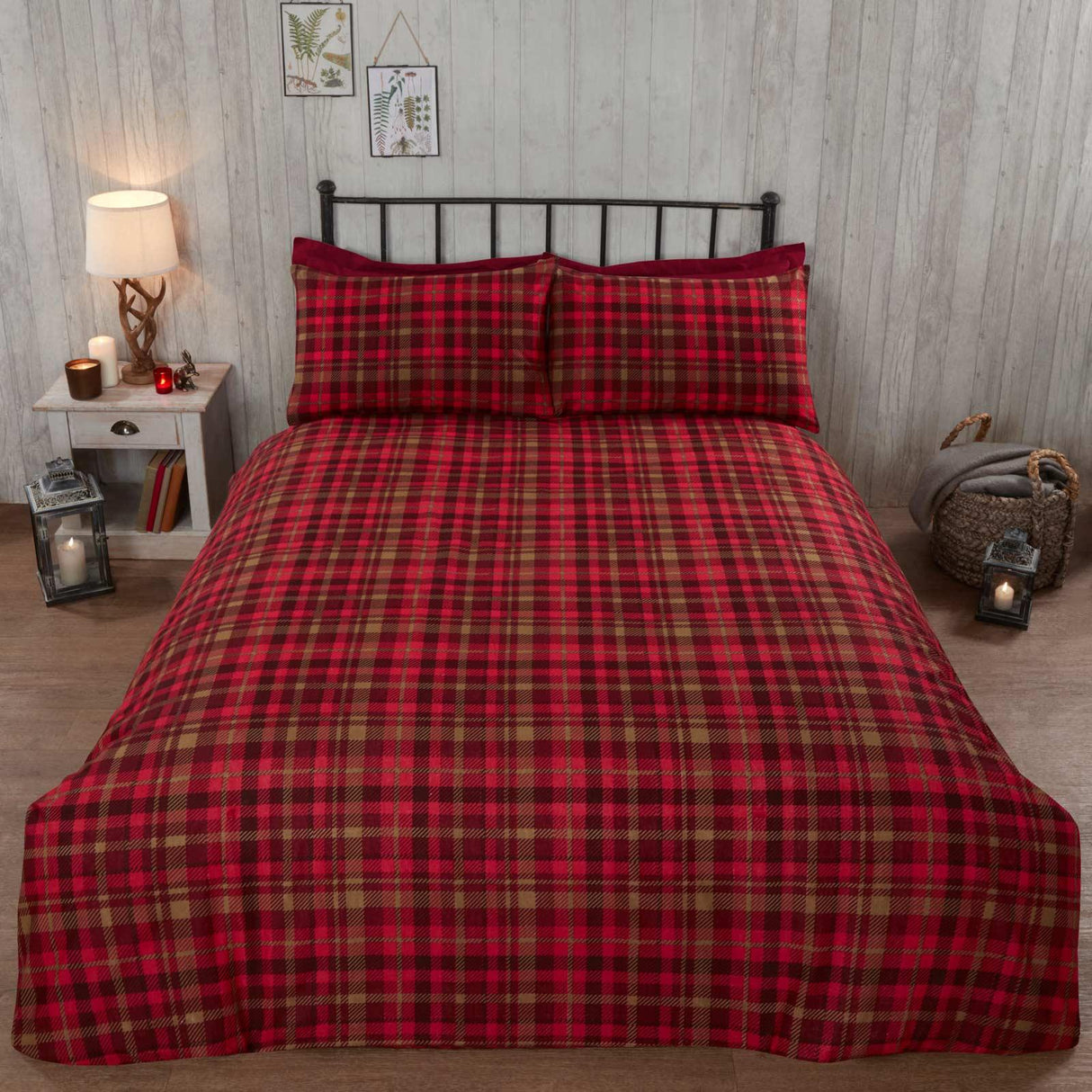 Angus Stag Flannelette Red Duvet Cover Set Duvet Cover Rapport   