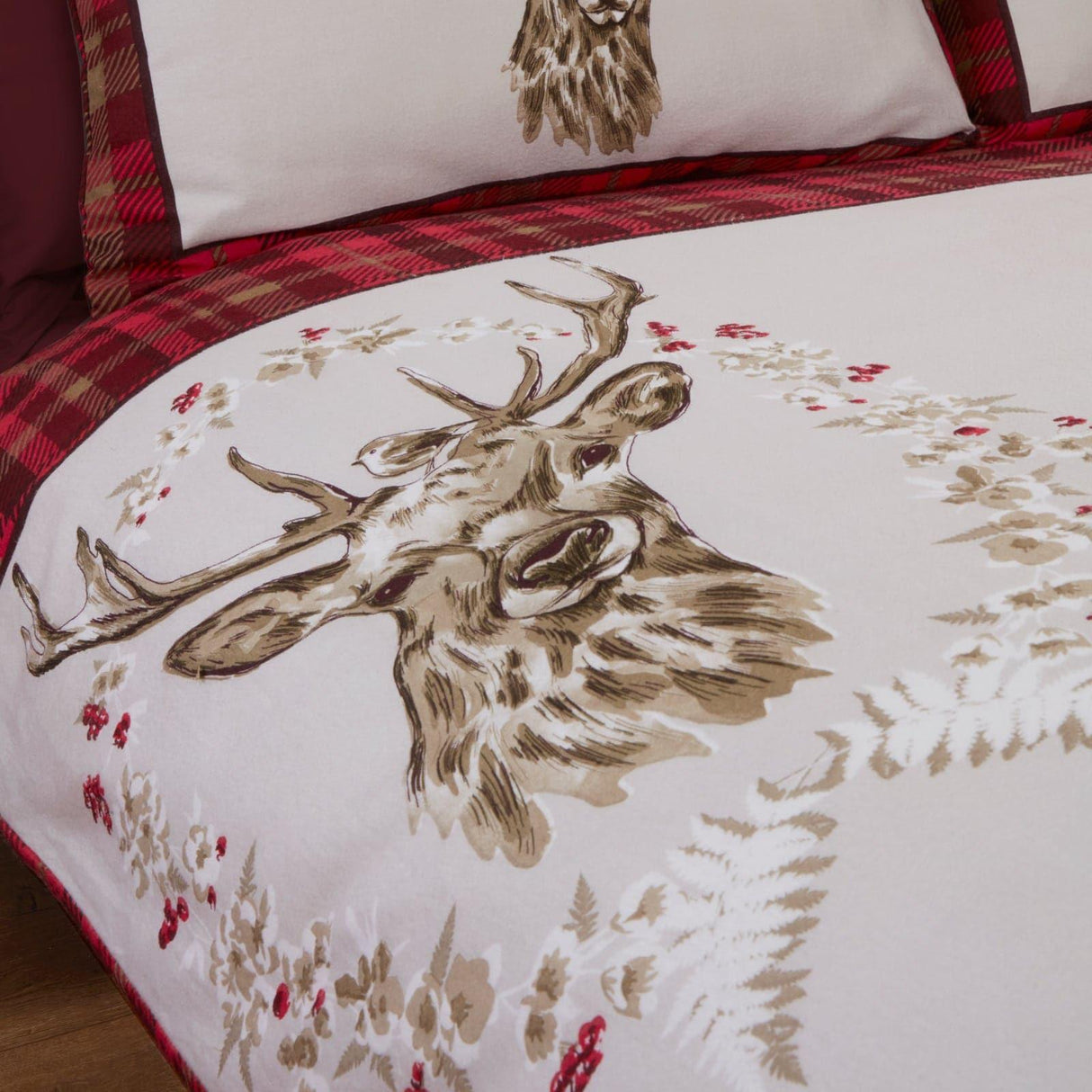 Angus Stag Flannelette Red Duvet Cover Set Duvet Cover Rapport   