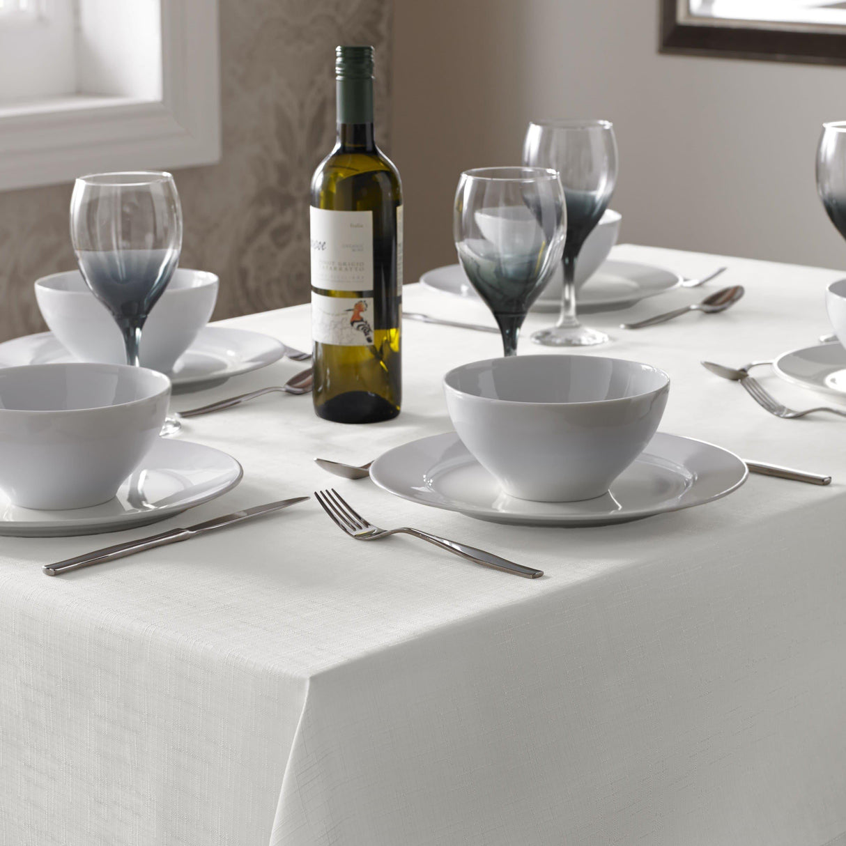 Select Plain Linen Look White Tablecloths & Runners Tablecloths & Runners Alan Symonds 90cm Round  